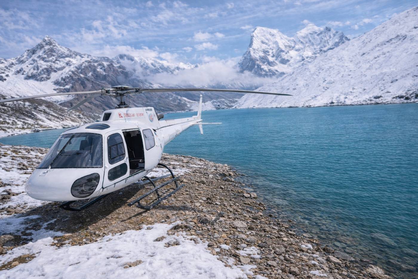 Helicopter at Gokyo Lake by Everest Helicopter Service
